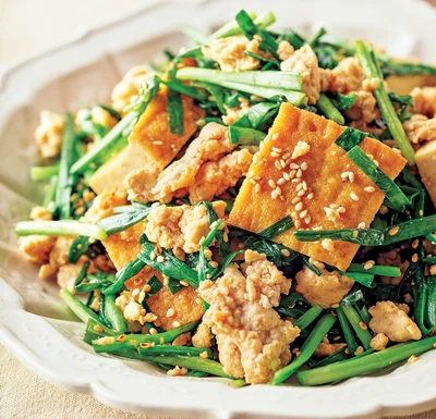 ひき肉と厚揚げのにら炒め