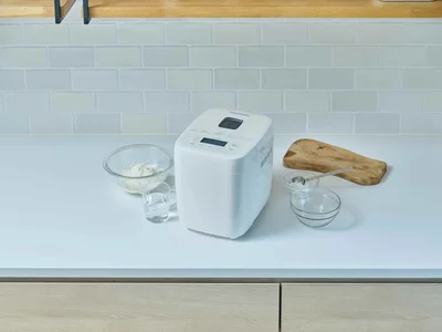 特別な材料を用意しなくても、自宅にある材料でおいしい角食パンが焼けます。