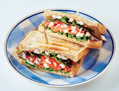 トーストしたパンにはさんで「ホットサンド」に