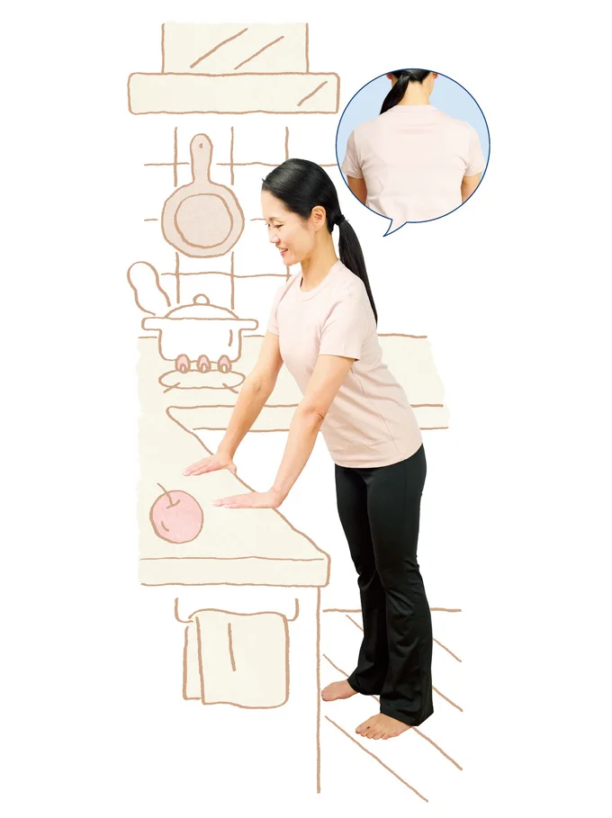 キッチンで火加減を見ながら「胸開き＆背中ほぐし」