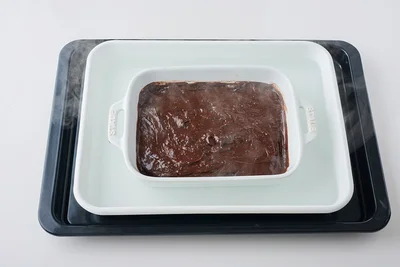 150℃に予熱したオーブンで15～20分蒸し焼きにする