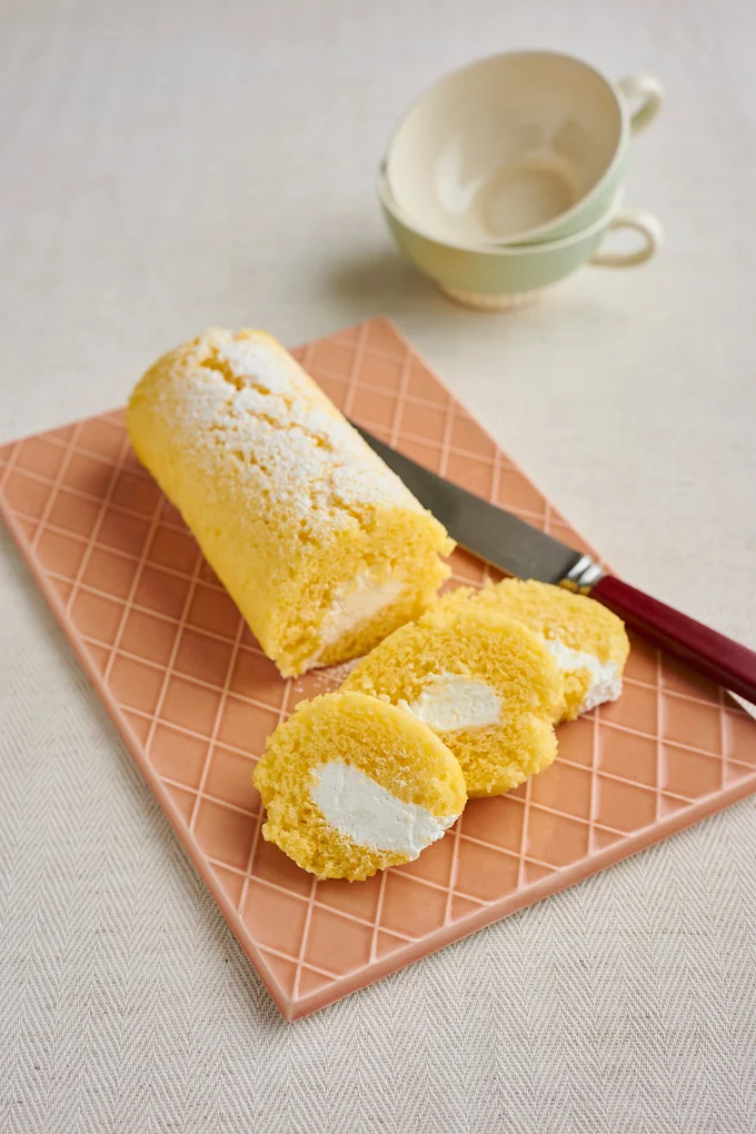 混ぜてレンチンするだけでふわふわのスポンジが完成！