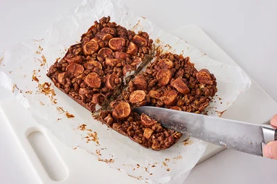 シートごと取り出し、適当な大きさに切る