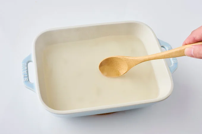 寒天がしっかり溶けるまでよく混ぜる