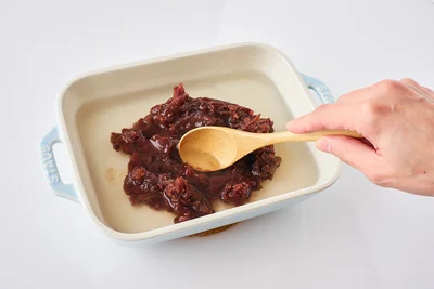 あんこ1/2量と塩を加えてよく混ぜる