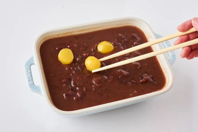 粗熱がとれたら冷蔵庫で2時間以上冷やし固める