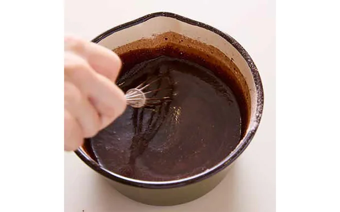 チョコレートソースを作ります