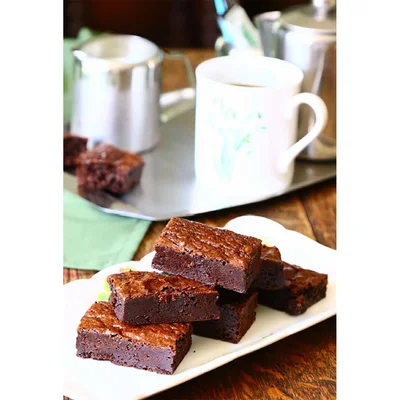 昨今の流行りはもっぱら、グーイーブラウニーと呼ばれる、中がソフトでねっちりしているタイプ