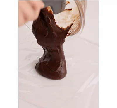 餅の熱で溶かしながら混ぜる