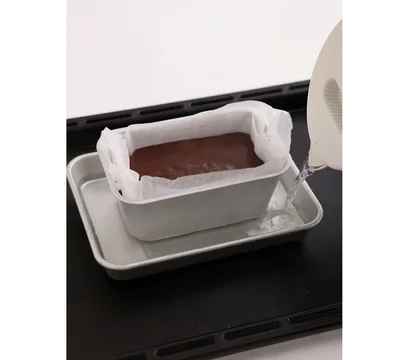 型のまま冷蔵庫で8時間以上冷やす