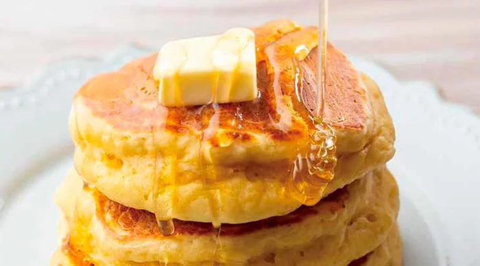 ホットケーキミックスに豆腐を加えるだけ。夢のような「ふかふかパンケーキ」に！