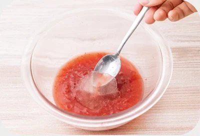 粉ゼラチン小さじ1を水大さじ1でふやかしておく