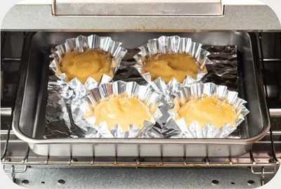 生地を厚手のアルミカップの7分目まで流す