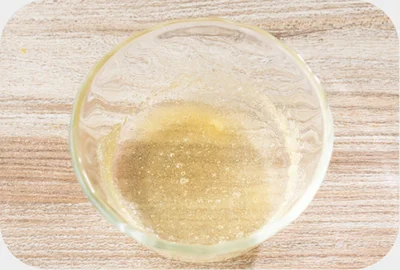 粉ゼラチンを水でふやかしておく