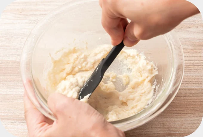 耐熱ボウルでAを混ぜたら、レンジ加熱してよく混ぜる