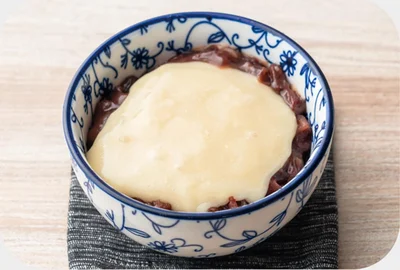 器に盛りつけて、お好みであんこやきなこを添える