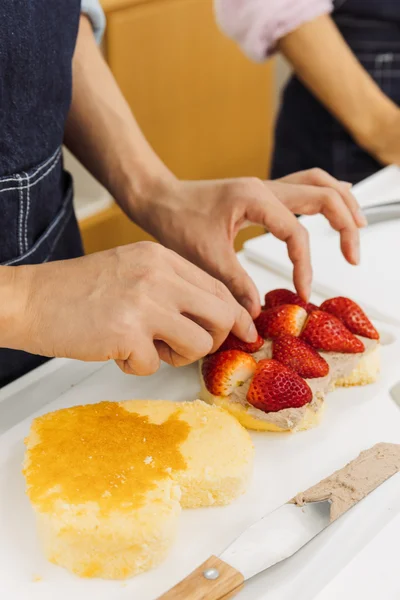 間のイチゴはたっぷりと！