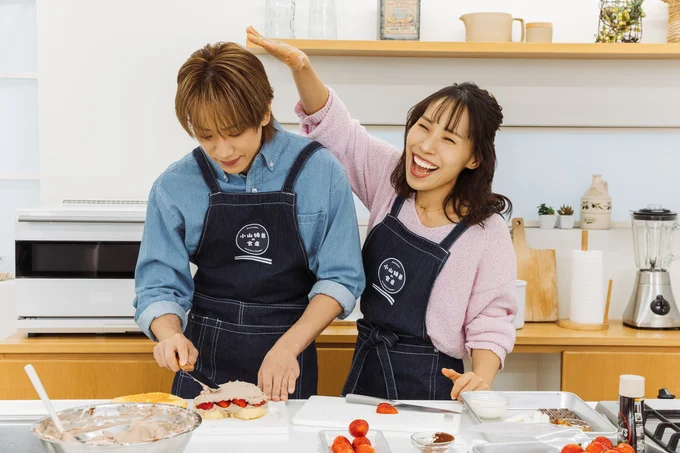 小山さんをヨシヨシ