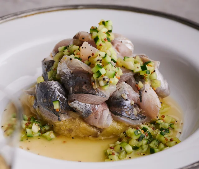 身近な食材がプロ級の前菜に大変身！「あじのマリネと焼きなすのタルタル」