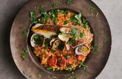 鯛のポワレのせボンゴレリゾット