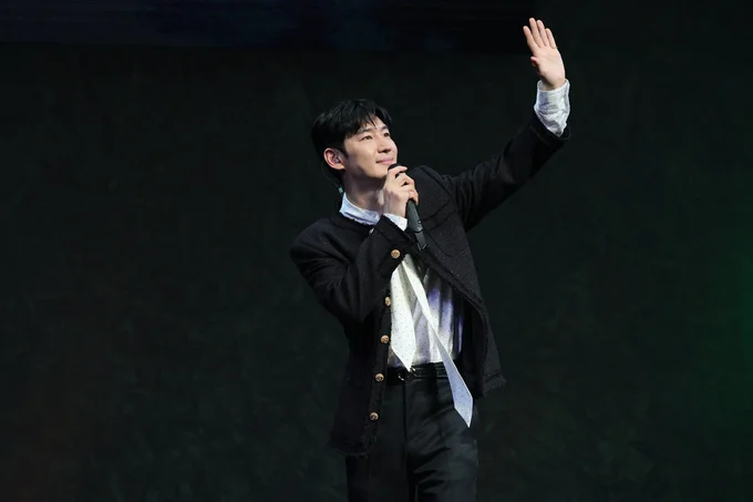 ファンサしまくりのジェフンさん