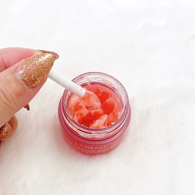 あの人気保湿リップを持ち歩くのに便利すぎるダイソーアイテム！乾燥対策を手軽にできて助かるアイデア