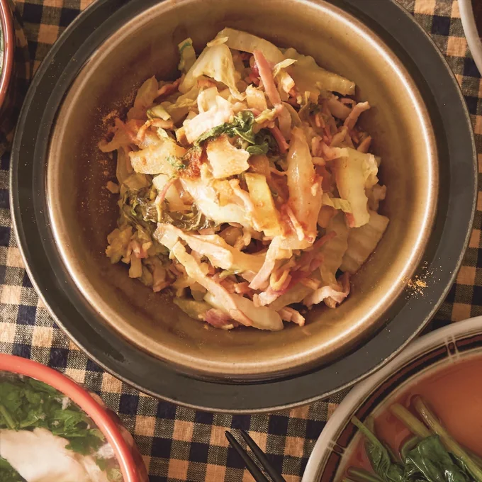 インドの野菜おかずを簡単アレンジ「ベーコンと白菜のサブジ風」