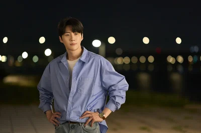 青いシャツが似合う！