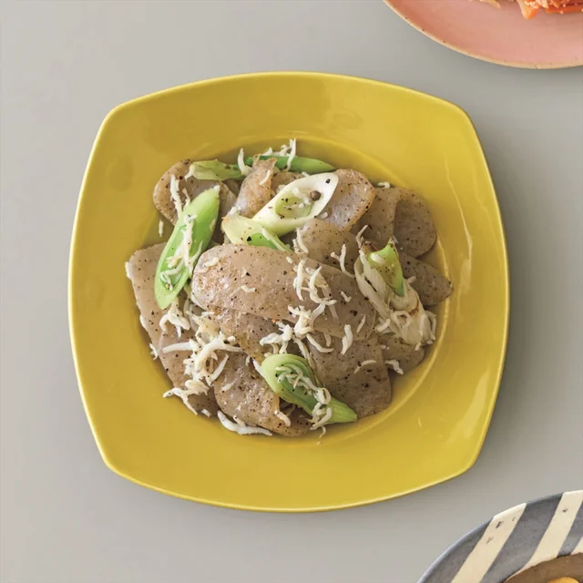 調理工程はたったの1つ！忙しい日の救世主「こんにゃくの爆速炒め」2選