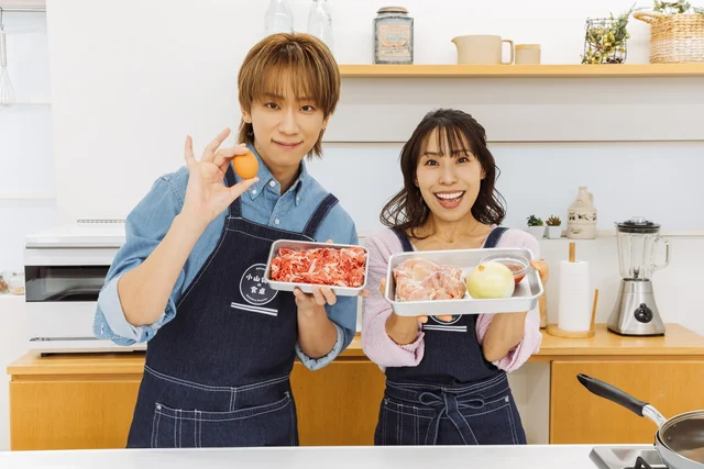 「うまくなってんのよ、俺も♪」NEWS小山慶一郎が料理の腕前を自慢！？姉・みきママと仲良くオムライスづくり！