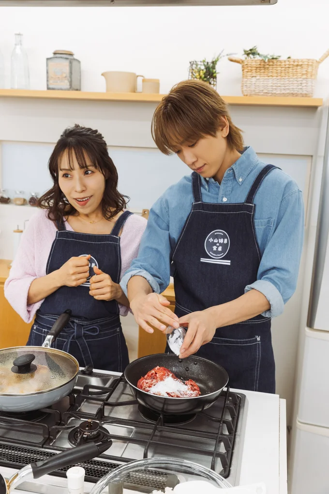 市販のビーフシチュー用ルウを使うことでソースの味がすぐに決まる！