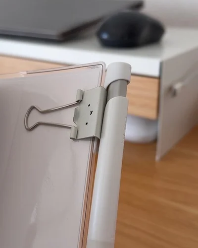 ダブルクリップでペン差しに　▶引き出しの中でも