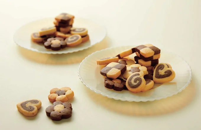 プレーンとココアの2色でできる定番の柄