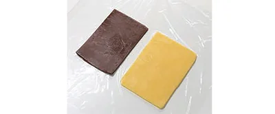 両端の幅を1cmくらい大きめにしておく