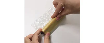 ハートの下になる部分をつまんで尖らせる