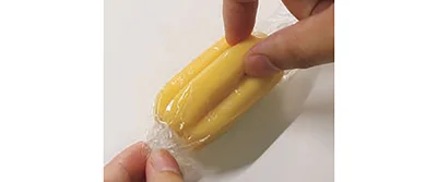 ラップの上から形を整える