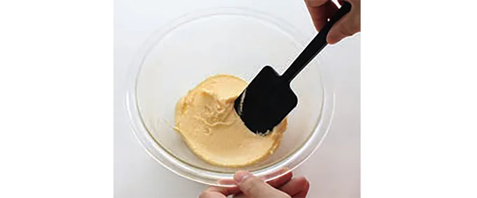 ダマがなくなるまで混ぜる