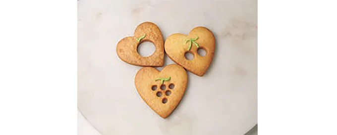 くだものの軸や葉っぱを描く