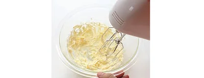 ハンドミキサーで混ぜる