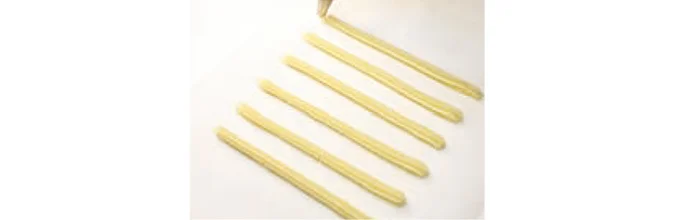 クッキングシートに直線を絞る