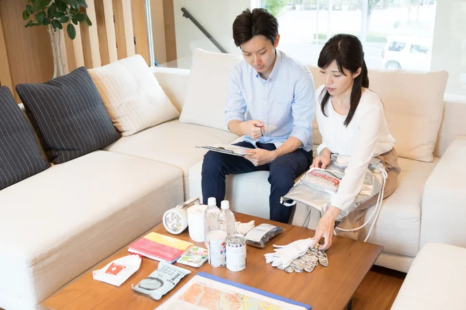 【防災マニュアル】外へ避難する前に「家でやっておくこと」と避難先への「持ち物リスト」