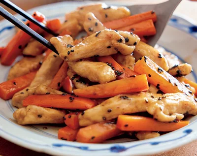 とり肉とにんじんのきんぴら風炒め