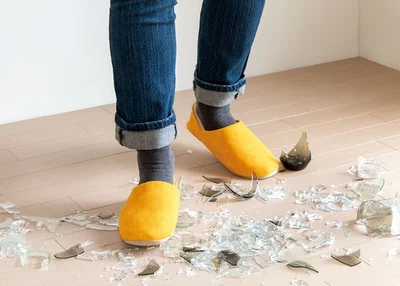 危険物から足元を守って素早い避難をサポート