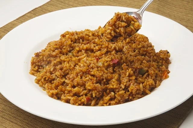 ドライカレーは汁気の少ないカレー風味の料理全般？！