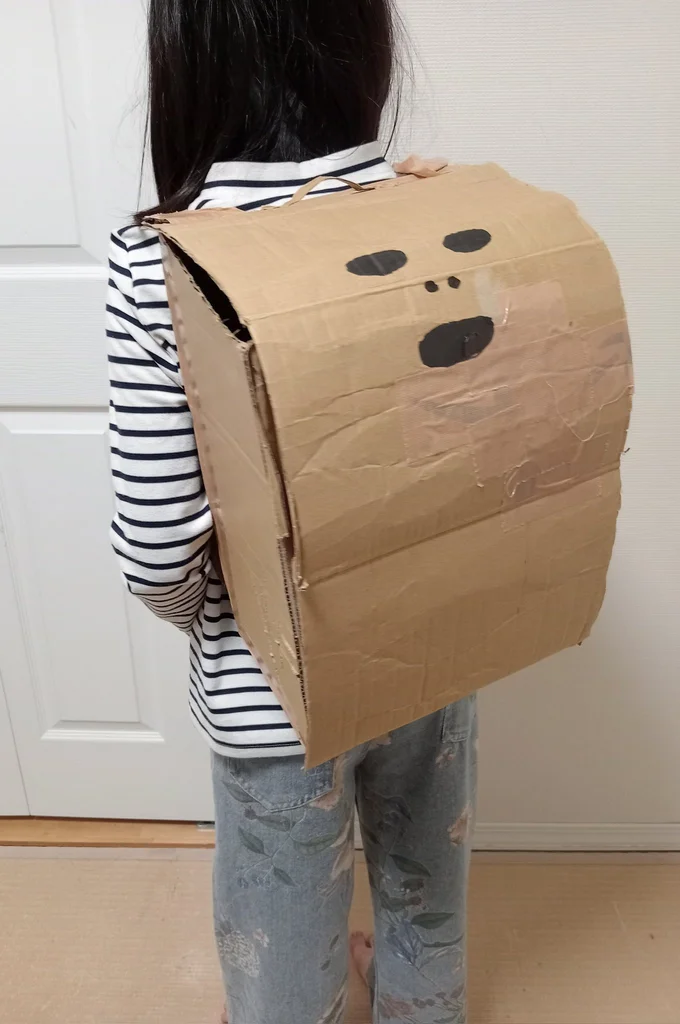 なかなかシュールですが、クオリティが素晴らしいです！▶物語に出てくる「カエル」の粘土工作（⇒次へ）