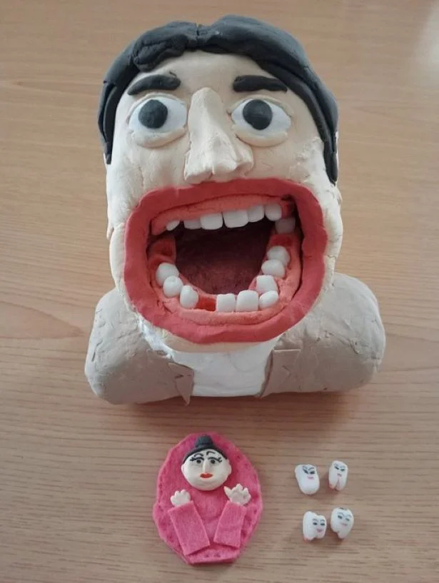 歯の1本1本にこだわりを感じます▶歯の診察中…（⇒次へ）