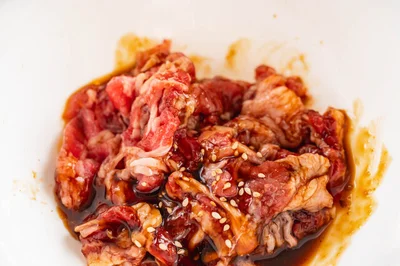 漬け込んで下味を付けた肉