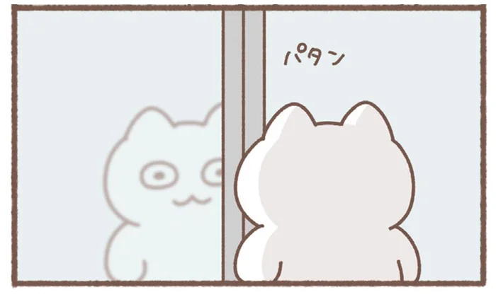 目の前で閉まる自動ドアにショック！私ってそんなに存在感ない？