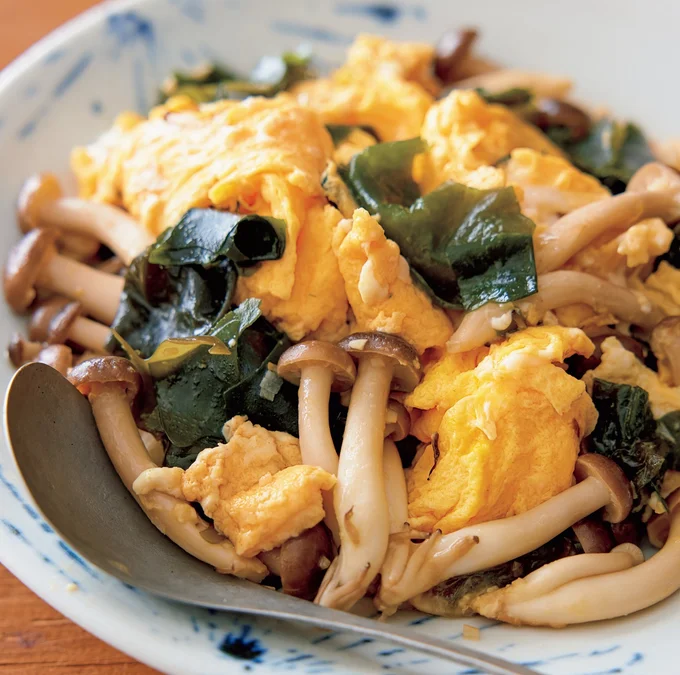 サブ食材を加えて主役を張れる存在感に!卵のおかず2選【コスパ食材のおかず】