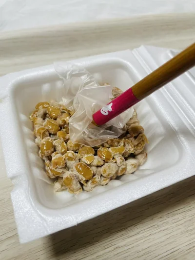 くるくる回してフィルムを巻き付ける（▶次へ）